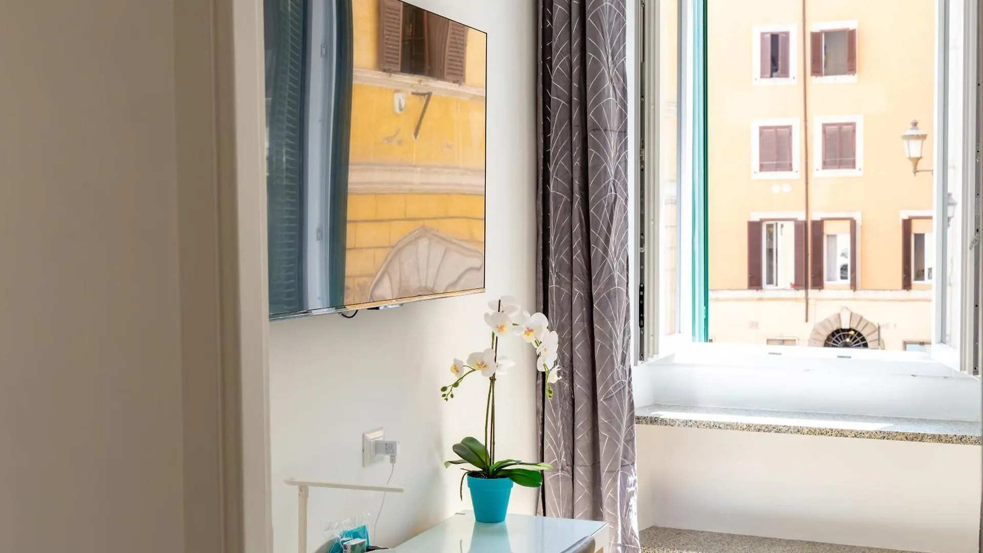 Mh Luxury Suite Pantheon Rome 0*,  Italy